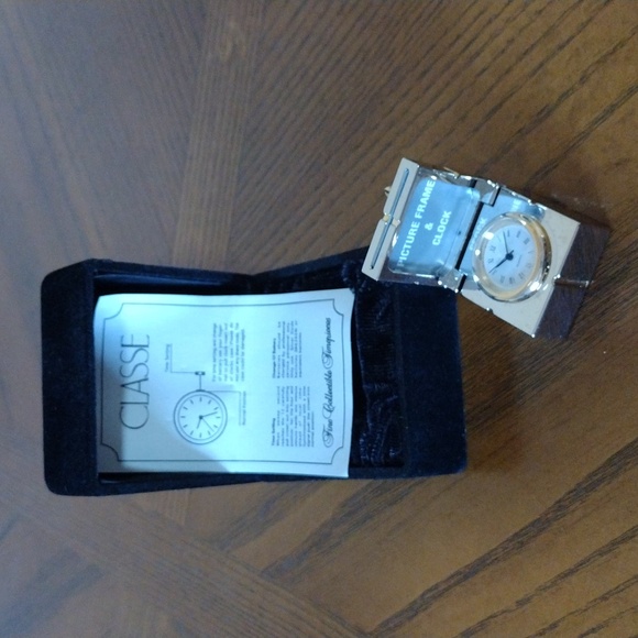 Classe Small Gift Box Clock with Picture Frame in a Black Lined Gift Box - Picture 2 of 10